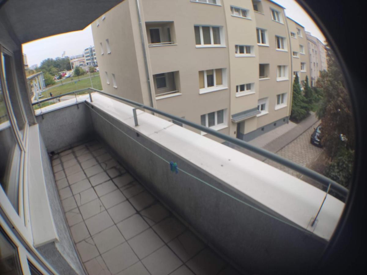 3030 Jana Spychalskiego 32 - Tanie Pokoje W Apartamencie - Samodzielne Zameldowanie - Self Check In Poznan Exterior foto