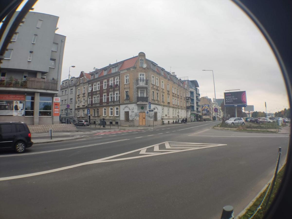 3030 Jana Spychalskiego 32 - Tanie Pokoje W Apartamencie - Samodzielne Zameldowanie - Self Check In Poznan Exterior foto