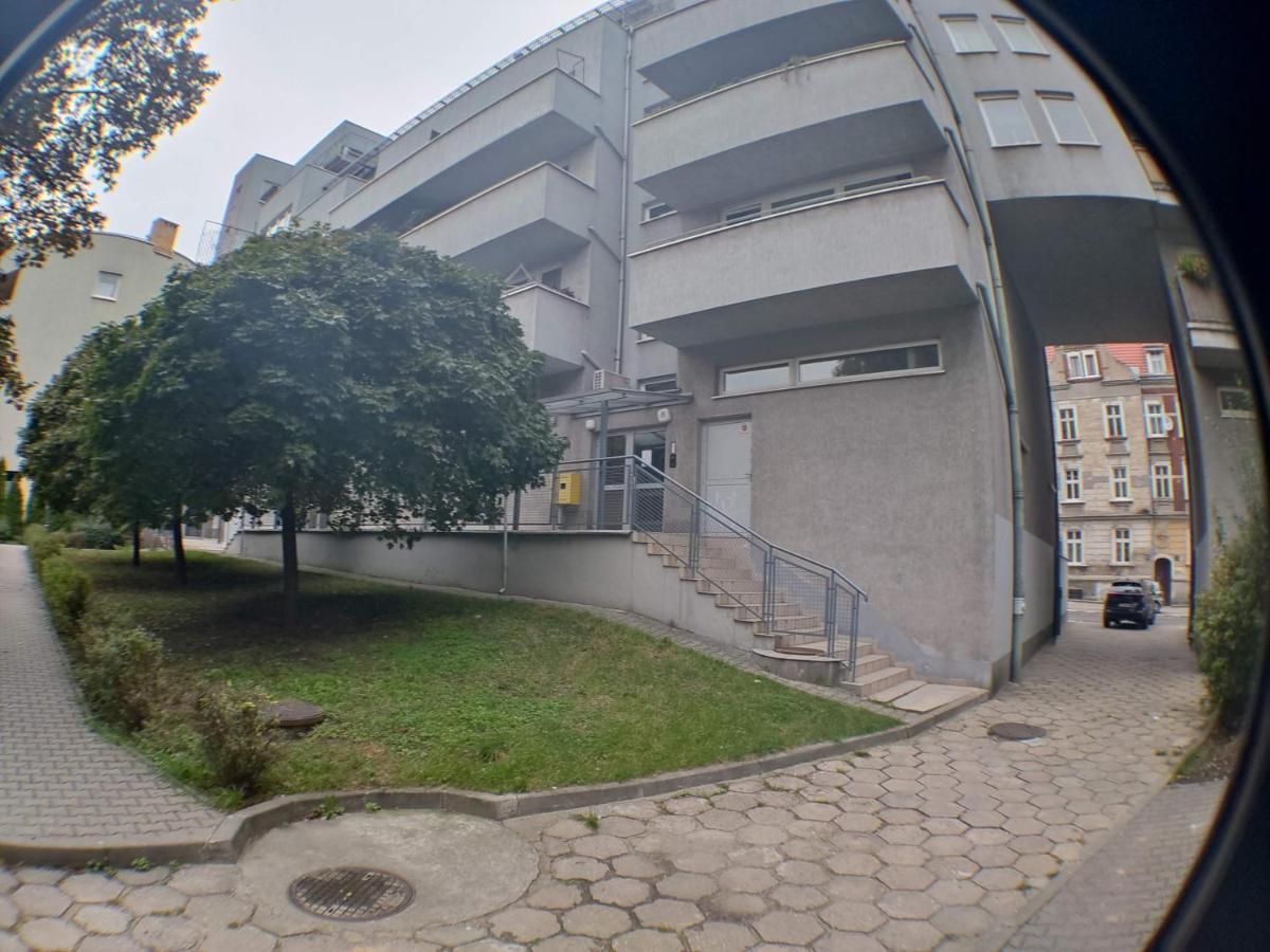 3030 Jana Spychalskiego 32 - Tanie Pokoje W Apartamencie - Samodzielne Zameldowanie - Self Check In Poznan Exterior foto