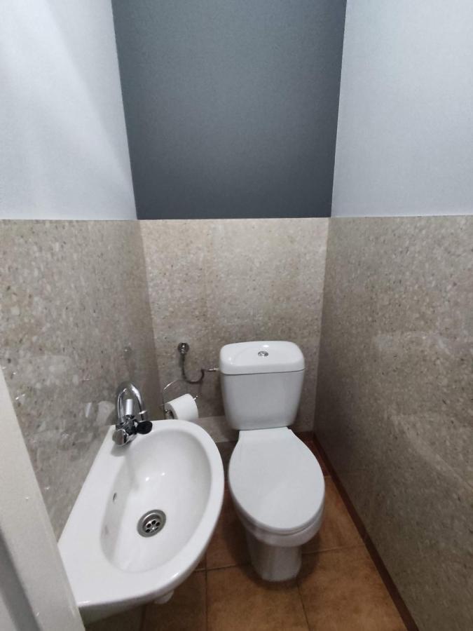 3030 Jana Spychalskiego 32 - Tanie Pokoje W Apartamencie - Samodzielne Zameldowanie - Self Check In Poznan Exterior foto