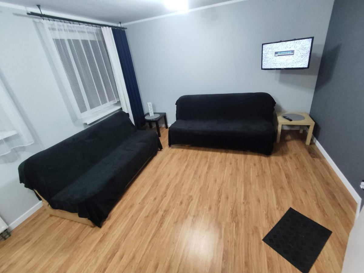 3030 Jana Spychalskiego 32 - Tanie Pokoje W Apartamencie - Samodzielne Zameldowanie - Self Check In Poznan Exterior foto