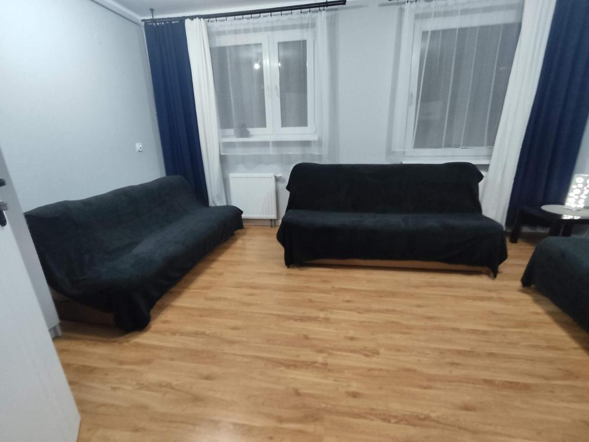 3030 Jana Spychalskiego 32 - Tanie Pokoje W Apartamencie - Samodzielne Zameldowanie - Self Check In Poznan Exterior foto