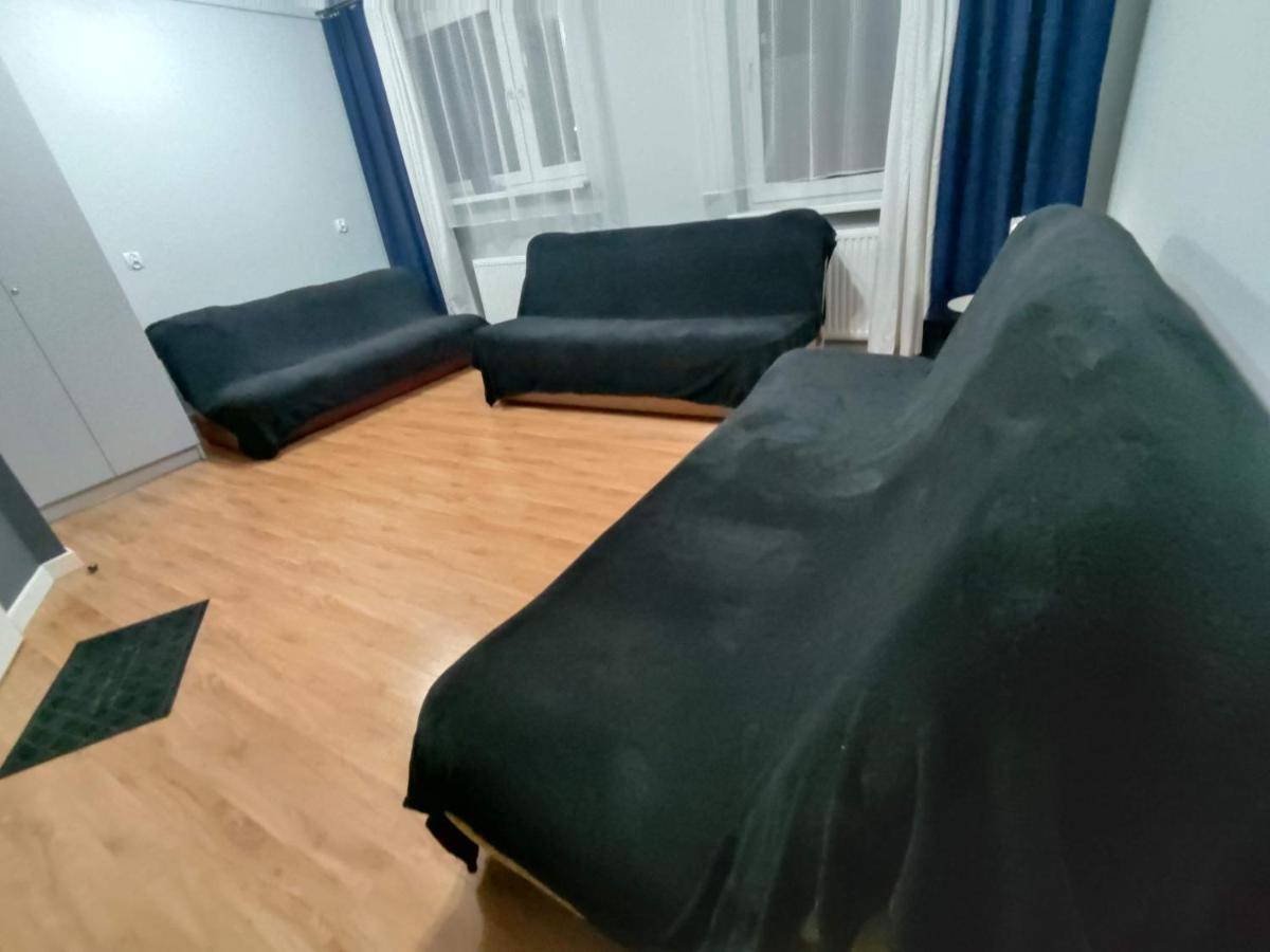 3030 Jana Spychalskiego 32 - Tanie Pokoje W Apartamencie - Samodzielne Zameldowanie - Self Check In Poznan Exterior foto