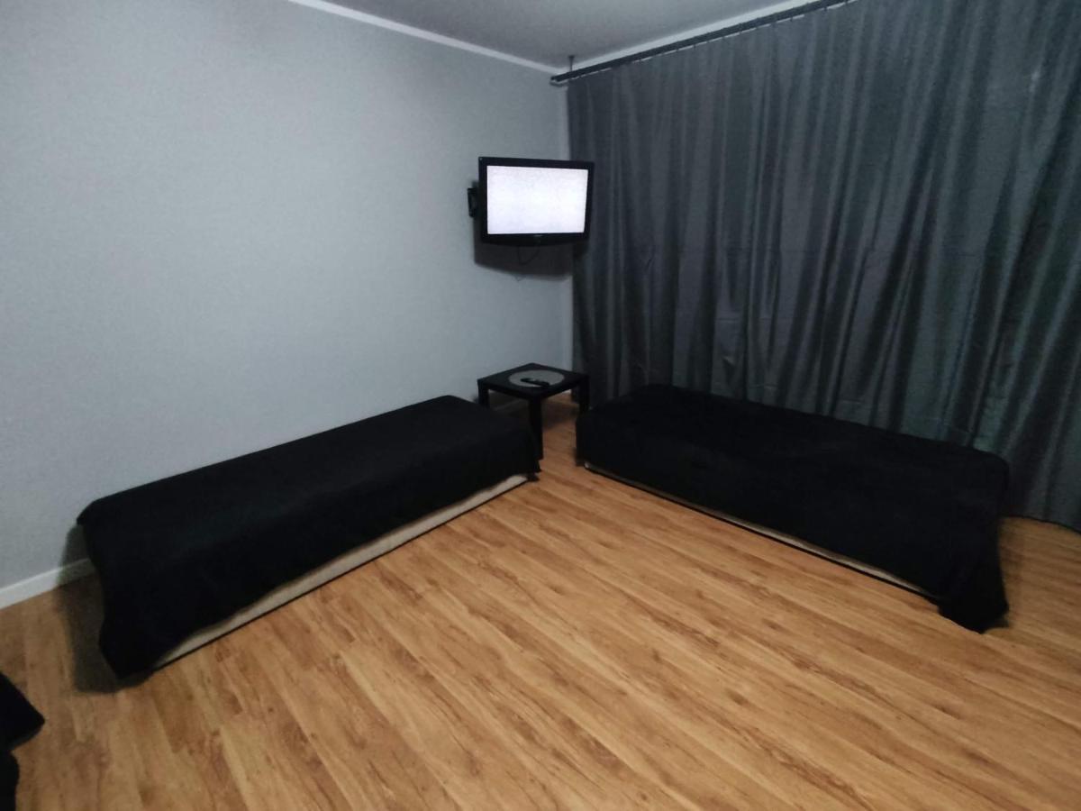 3030 Jana Spychalskiego 32 - Tanie Pokoje W Apartamencie - Samodzielne Zameldowanie - Self Check In Poznan Exterior foto