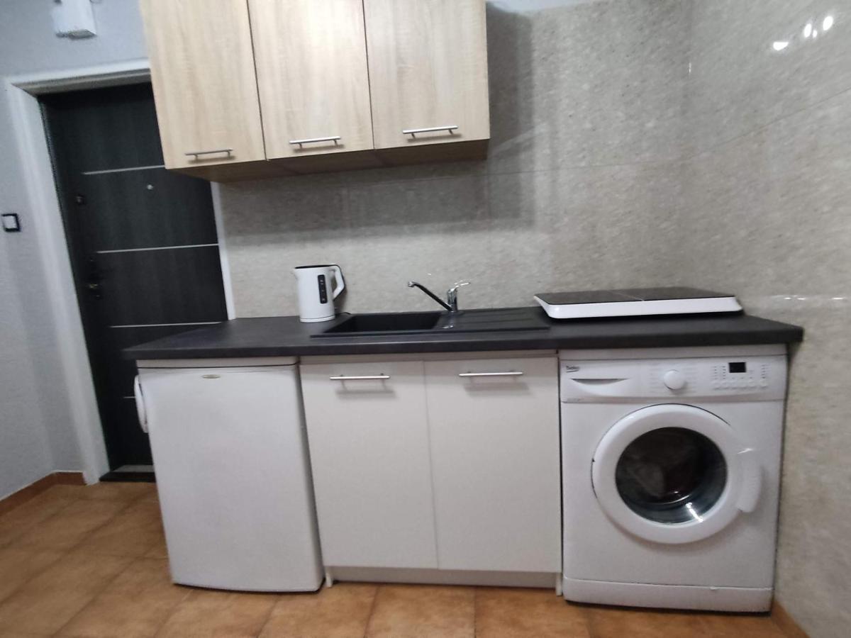 3030 Jana Spychalskiego 32 - Tanie Pokoje W Apartamencie - Samodzielne Zameldowanie - Self Check In Poznan Exterior foto