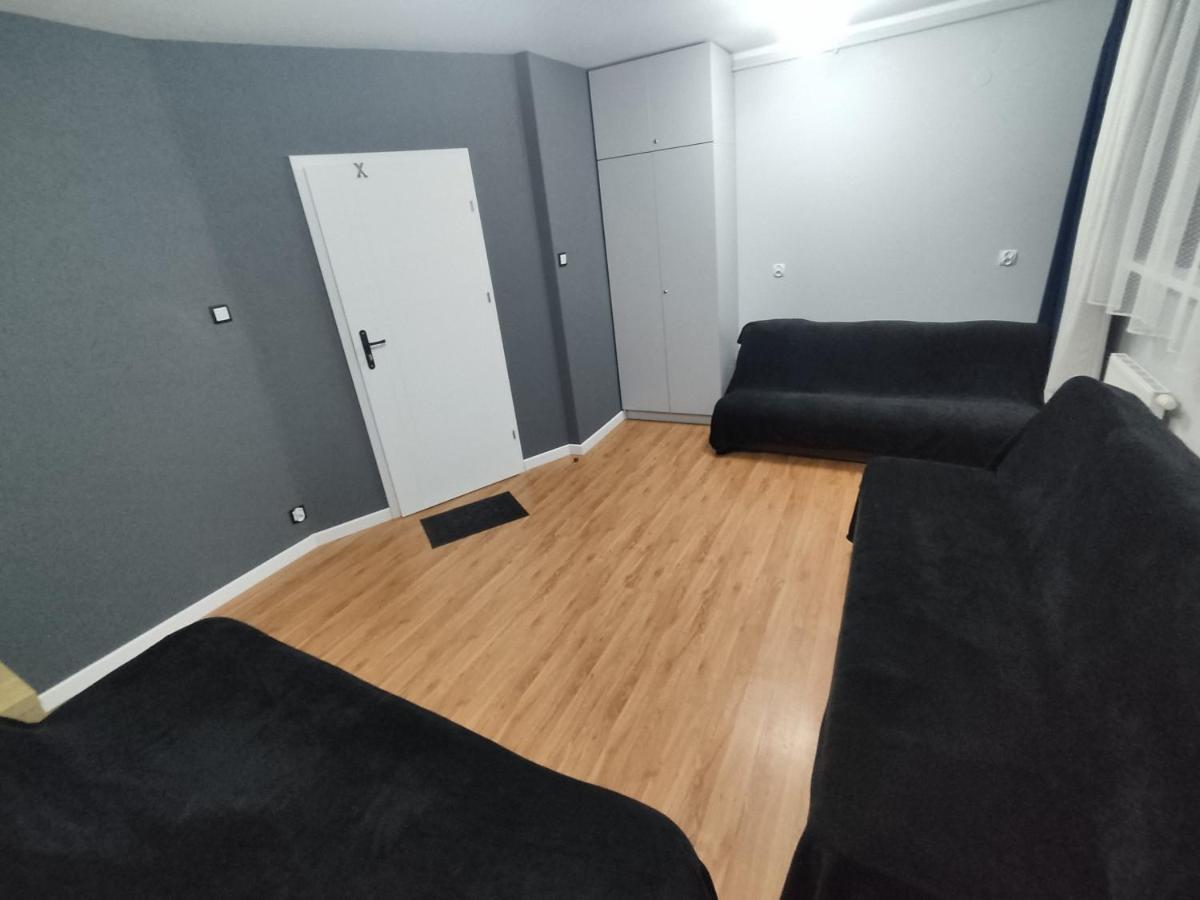 3030 Jana Spychalskiego 32 - Tanie Pokoje W Apartamencie - Samodzielne Zameldowanie - Self Check In Poznan Exterior foto